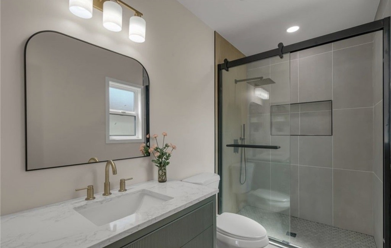 Renovated full bathroom in the View Park–Windsor Hills home
